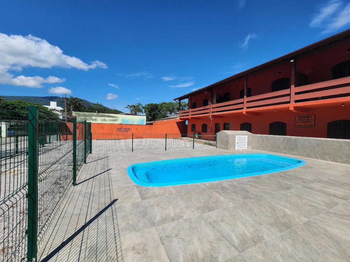 0001.06 - Maranduba - Apto - 2 Dormitorio - 8 Pessoas - 2 Quadras Do Mar - Piscina - Wi-Fi Ubatuba Buitenkant foto